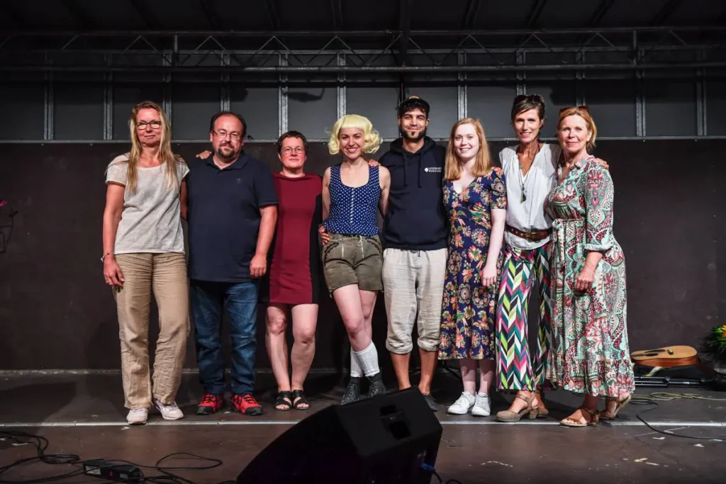Gruppenfoto der Laudatoren und Preisträger der Luisenburg-Preise 2022