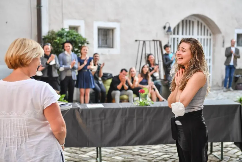 Janina Raspe erhält Auszeichnung