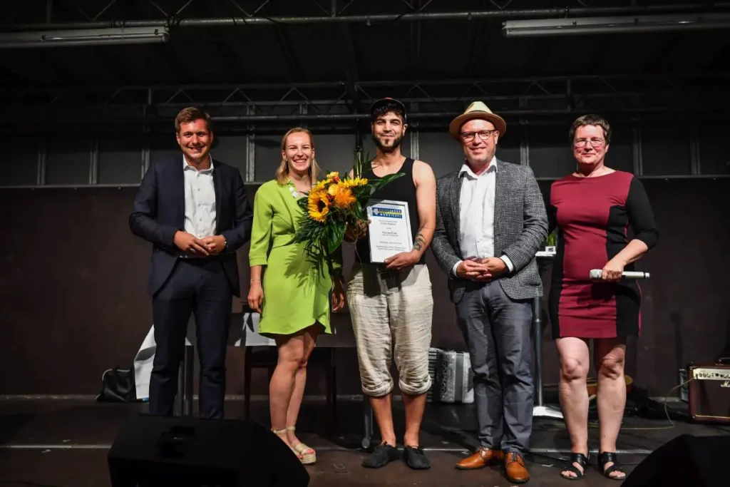 Bürgermeister Nicolas Lahovnik, Stefanie Lahovnik, Younes El-Ali, Philipp Riedel und Birgit Simmler